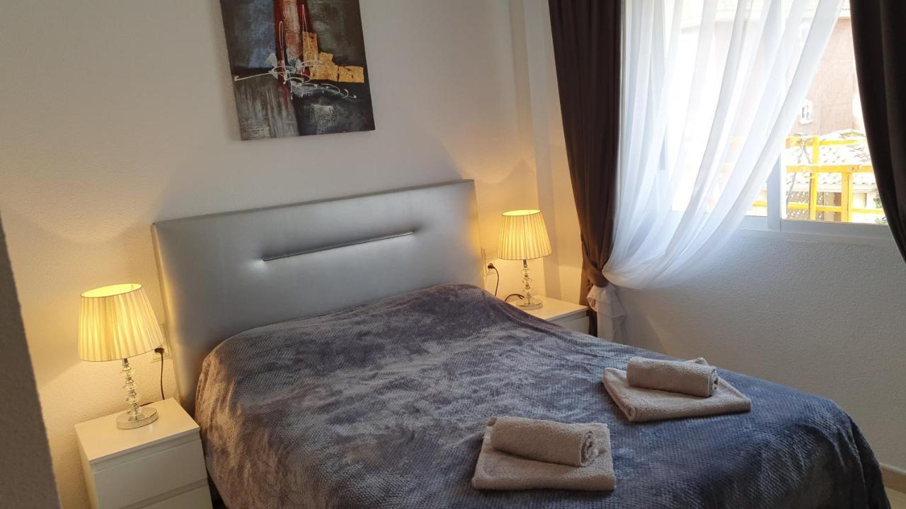 Sunny Apartament Near La Mata Beach Торевиеха Екстериор снимка