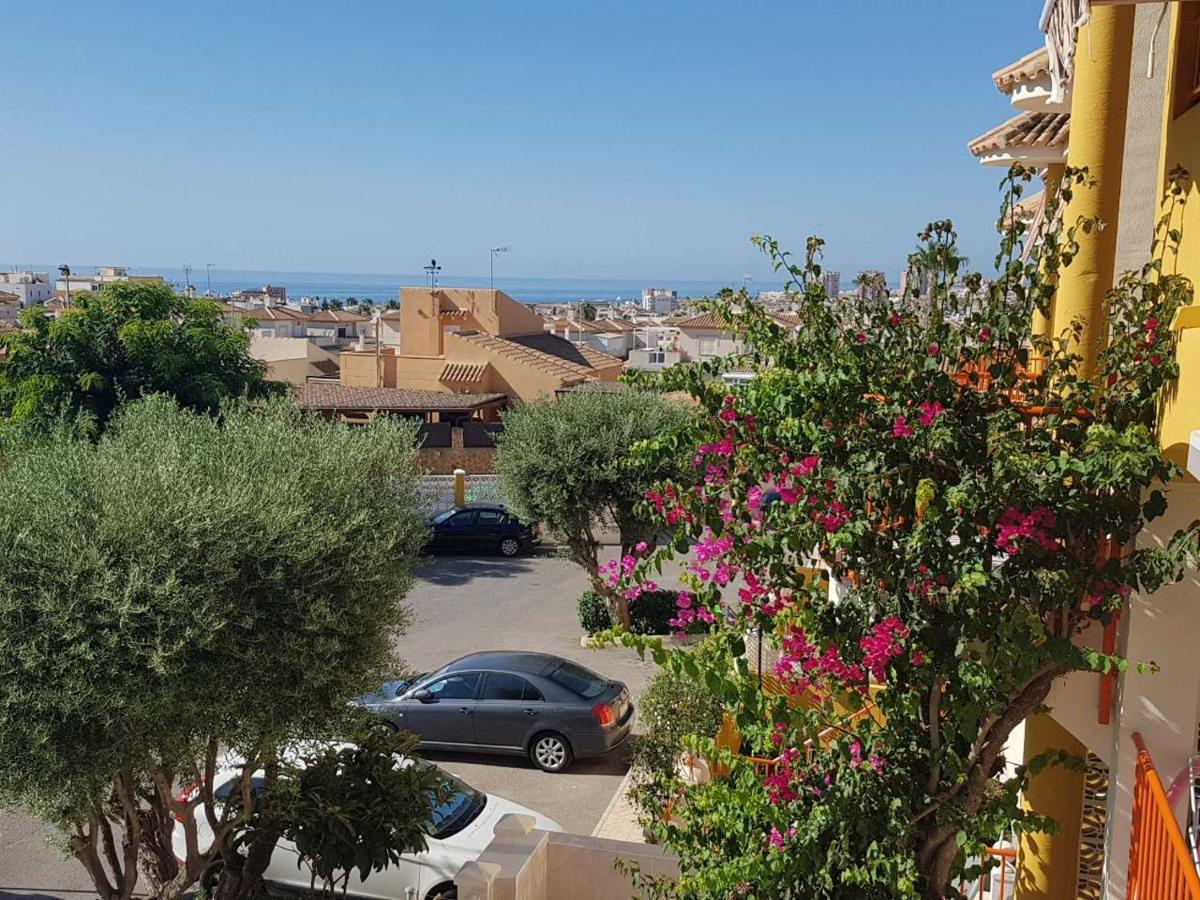 Sunny Apartament Near La Mata Beach Торевиеха Екстериор снимка
