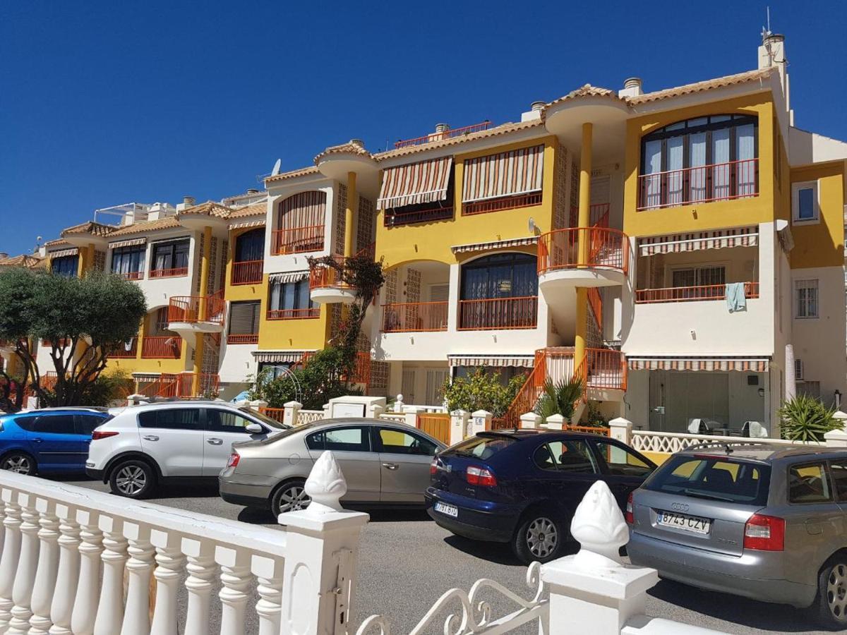 Sunny Apartament Near La Mata Beach Торевиеха Екстериор снимка